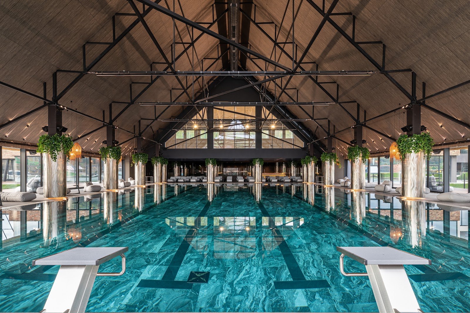Бані на воді Emily Resort