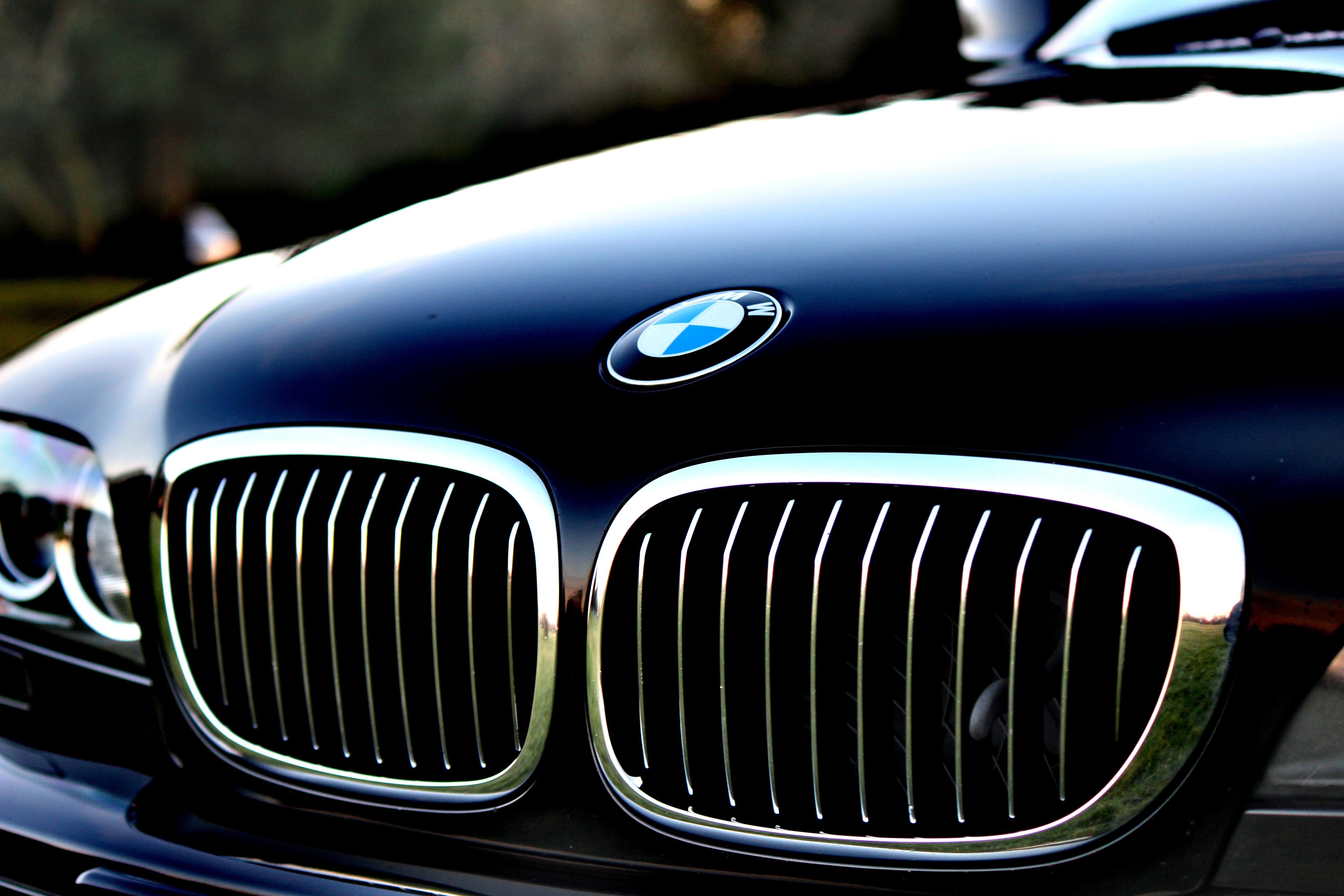автомобіль BMW