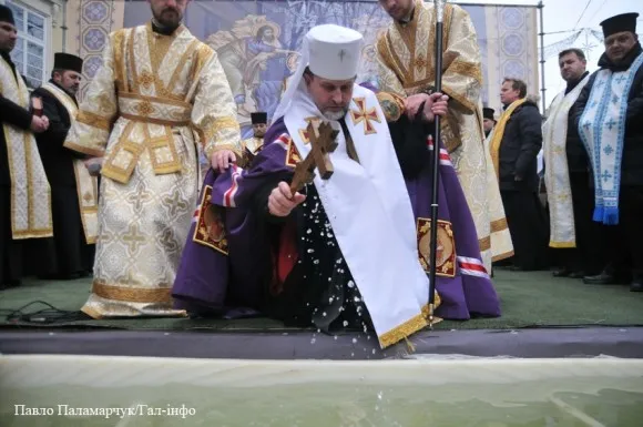 В центрі Львова провели велике міське Водохреща. — фото 3