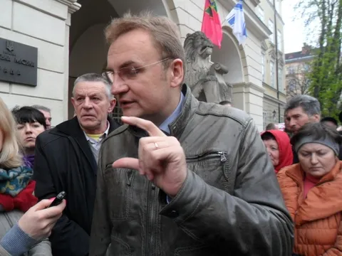 Робочий день Андрія Садового розпочався з обурених працівників ринку «Любінське сяйво» (Фоторепортаж) + (Відео) — фото 9