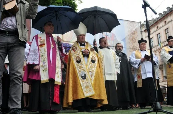 У Львові молились за єдність України (Фоторепортаж) — фото 2