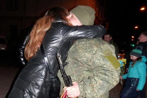 Із зони АТО повернувся до Львова зведений загін працівників ДСБЕЗ — фото 1