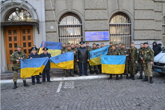 На Львівщину повернувся зведений загін правоохоронців, які протягом місяця несли службу у Донецькій області (фоторепортаж) — фото 5