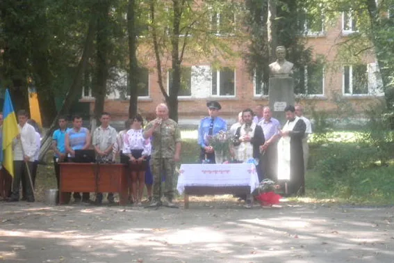 Львівські правоохоронці привітали вихованців школи-інтернат з початком навчального року (фото) — фото 1
