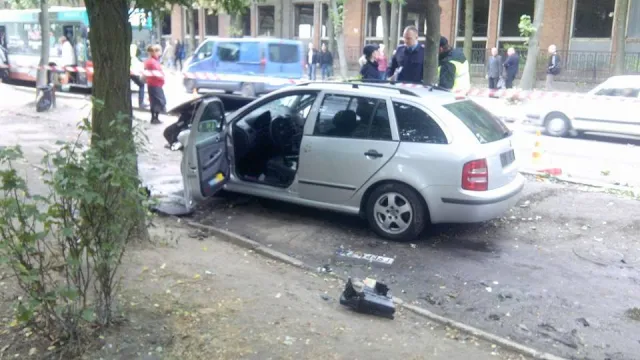 Водій на Угорській поцілив в дерево (фото) — фото 1