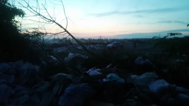 Сміттєва пожежа у Львові: дні чиновників і ночі вогнеборців — фото 2